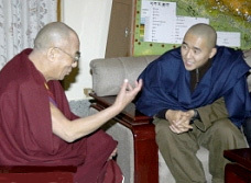 hyung_jin_nim_with_DalaiLama[1].jpg